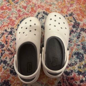 women’s or men’s White Crocs-Style Comfort Clogs CROCS with fur inside
Cleaned